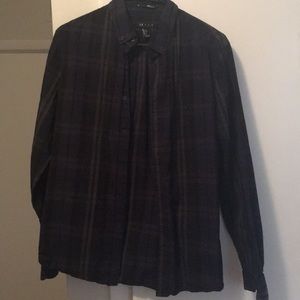 Men plaid button up